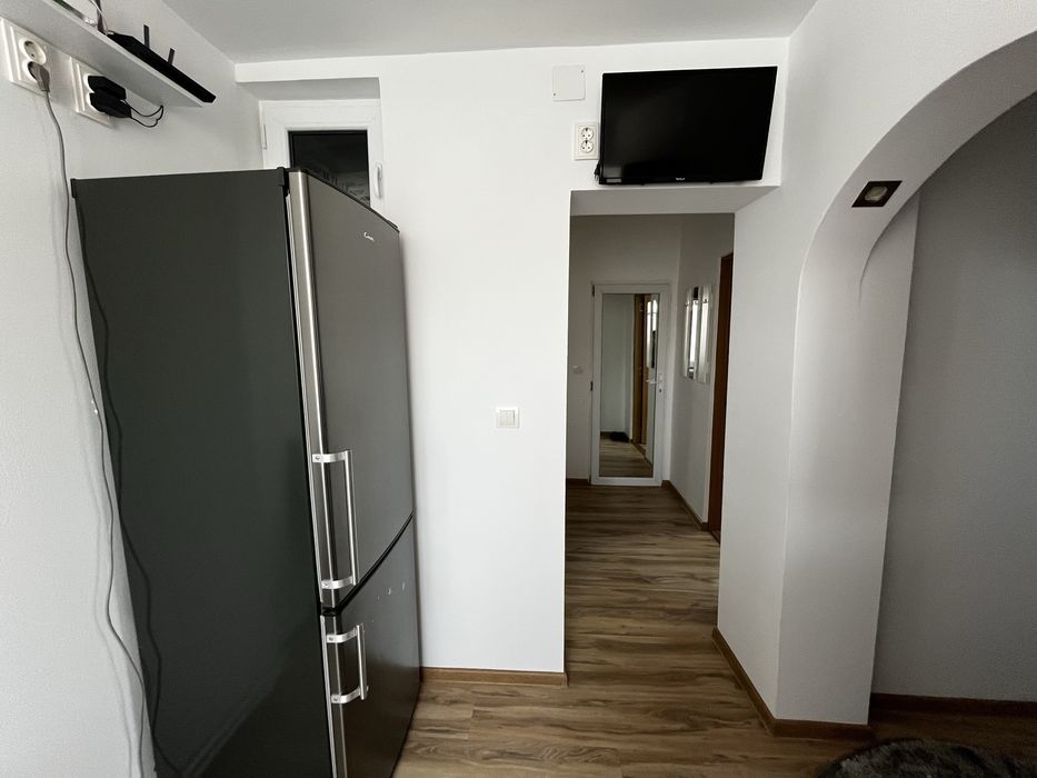 Inchiriez apartament