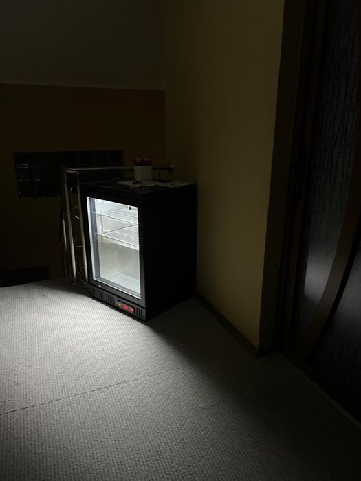 Vitrina frigorifica minibar pentru produse ready-to-go