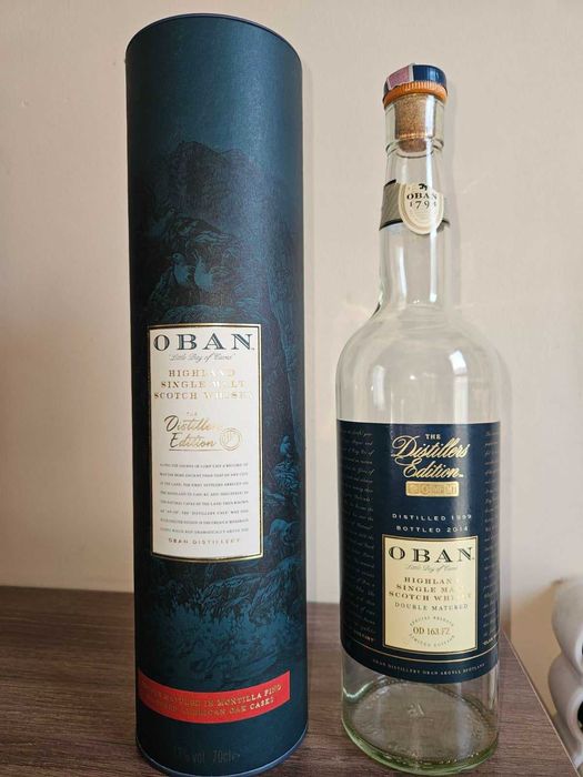 Бутилки от уиски в оригиналните им кутии