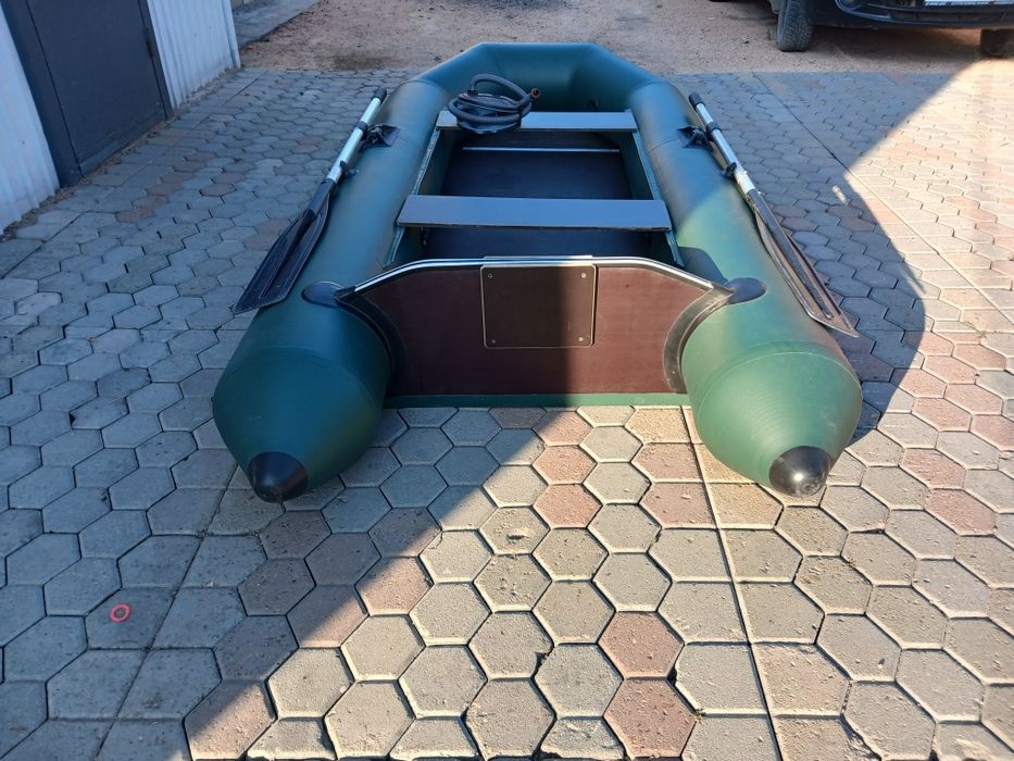 Продам лодку 280
