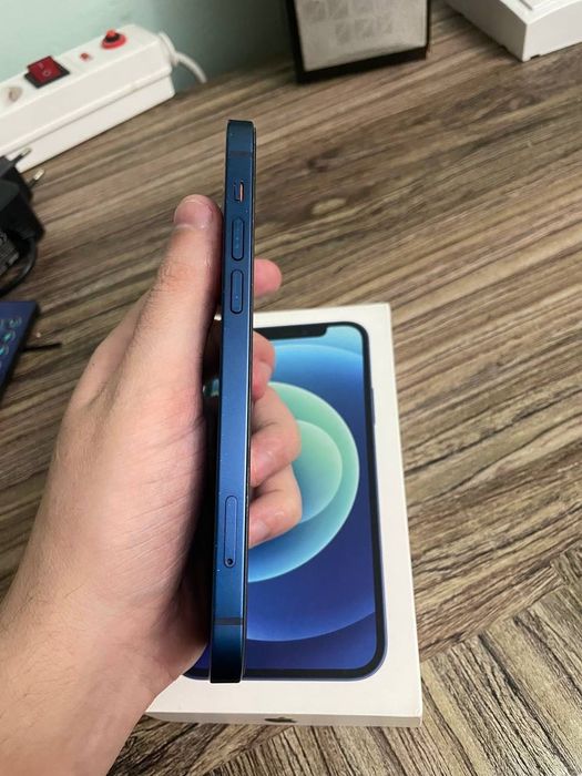 Продается iPhone 12