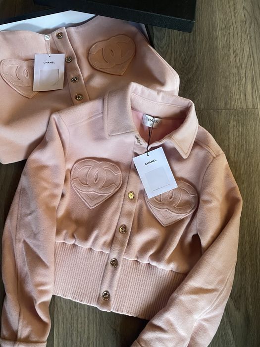 Страхотен комплект в розово Chanel