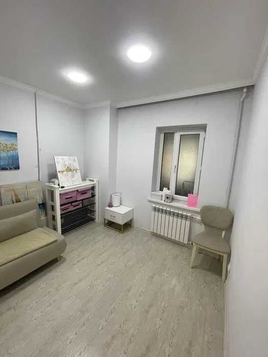 Продается квартира 3/2/5 в Юнусабаде