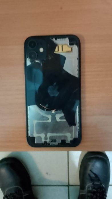 Айфон 11 (128гб) продам