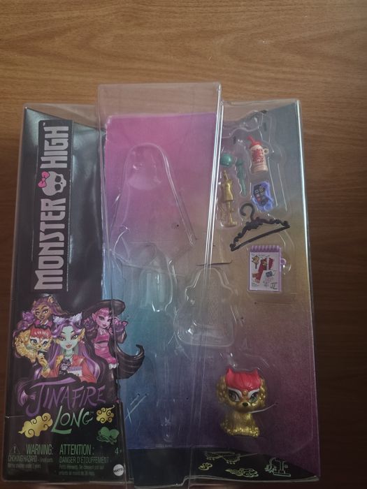 Продам коробки и аксессуары Monster High