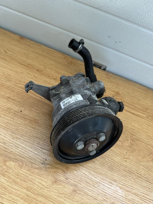 Хидравлична помпа за E65/E66 с активна рейка