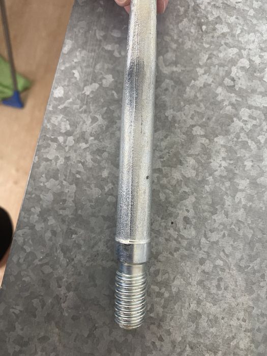 Крюк буксировочный на мерс 211