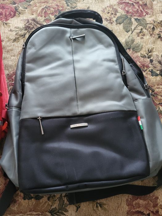 Рюкзак красный в отличном состоянии