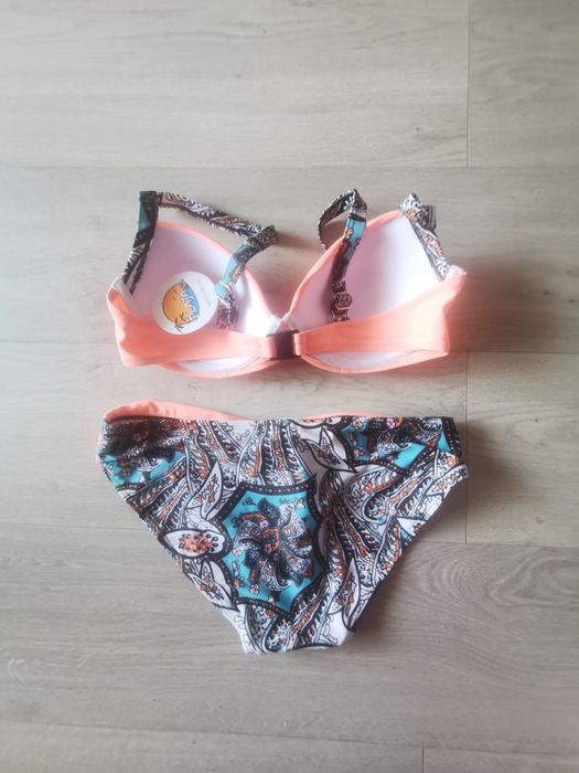 Costum de baie  Plaja, nou cu etichetă,mărimea M (38)