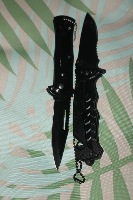 Комплект за оцеляване съставен от 27 части, два ножа, нов, SurvivalKit