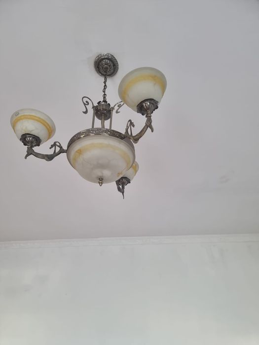 Продам люстры 3 шт