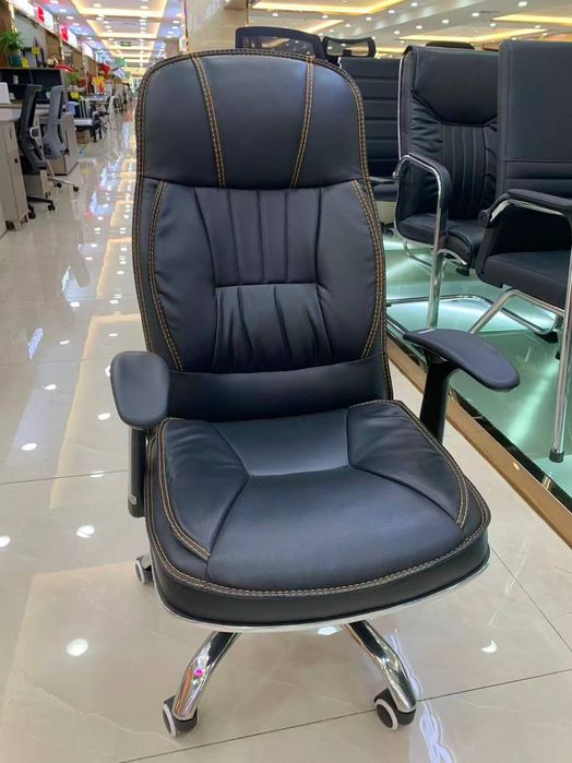 Офисное кресло..