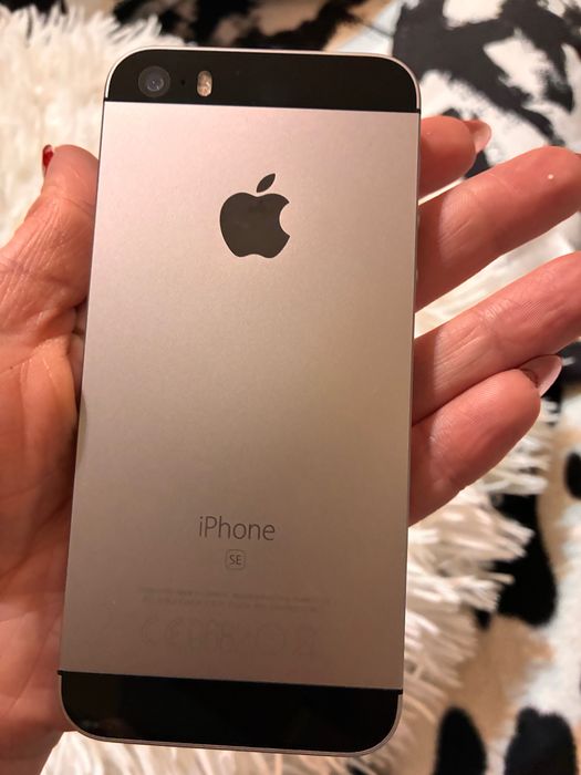 Айфон se сив цвят