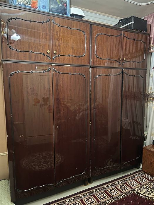 Шкаф сотаман Итальянский СССР холати яхши