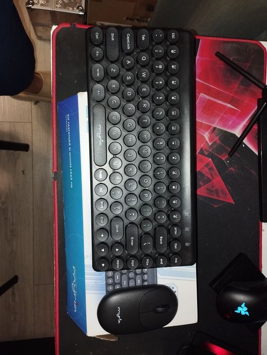 Vând/schimb kit tastatura și mouse