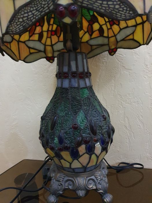 Лампа ручной работы витраж по технике Тиффани