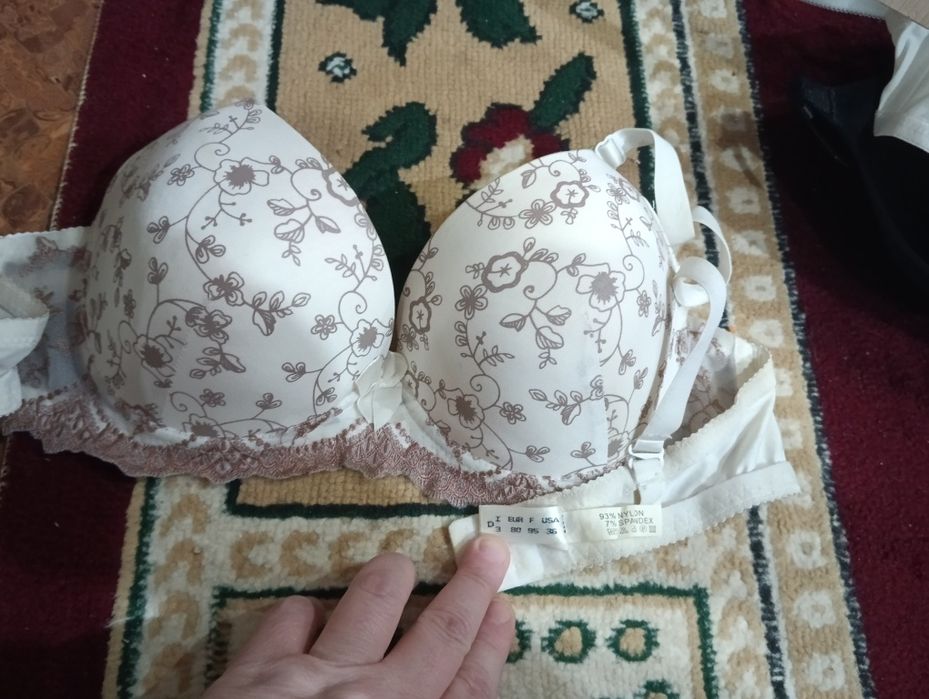 бюстгальтера 12 штук