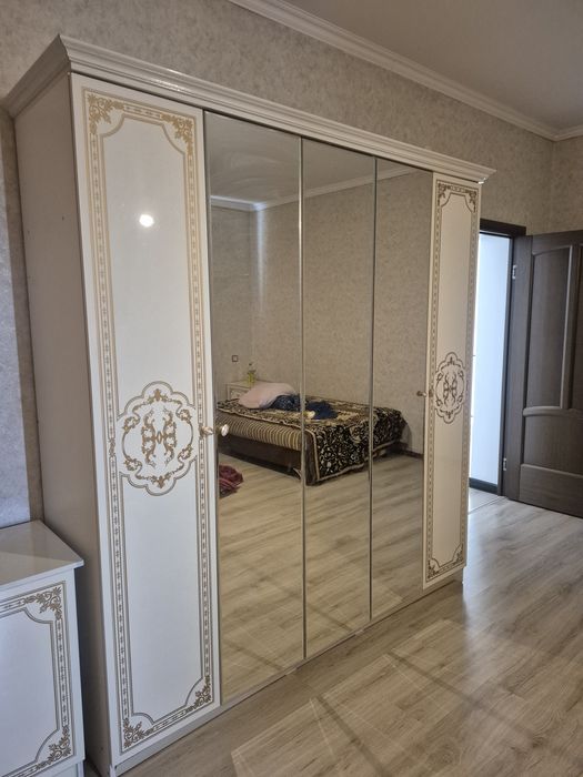Продам спальный гарнитур