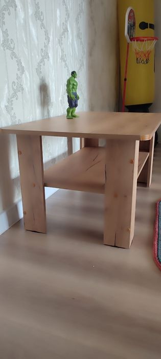 Журнальный столик