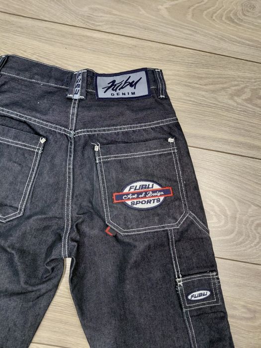 Продам джинсы FUBU