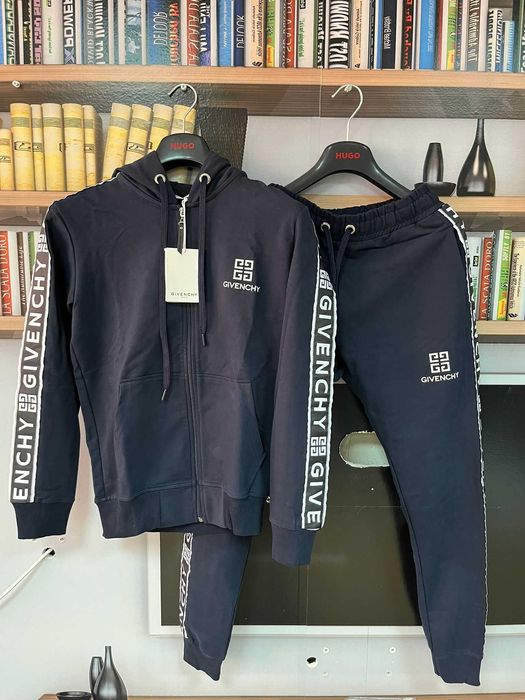 Мъжки екипи Karl Lagerfeld, Dsquared и още !