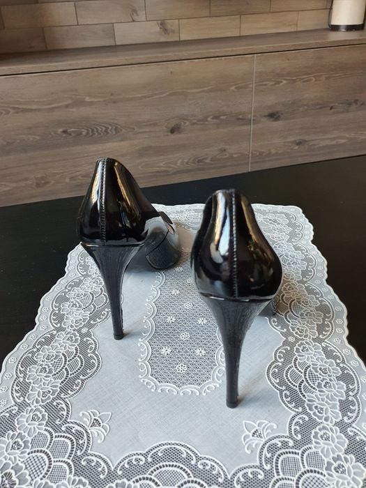 Нови, естествена кожа обувки LAS LOLAS N38