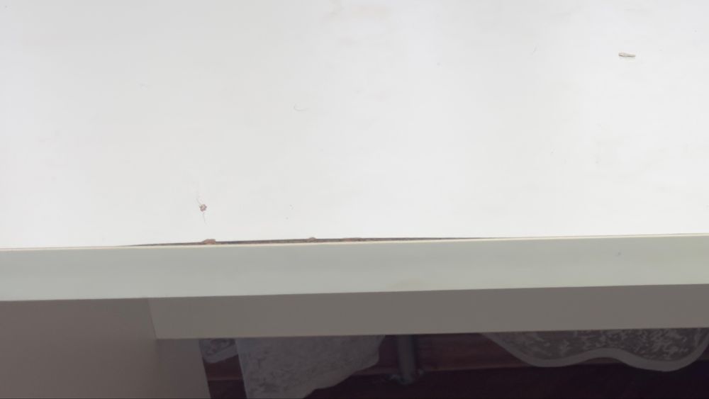 Продам письменный стол с ящиками (130×70×77)