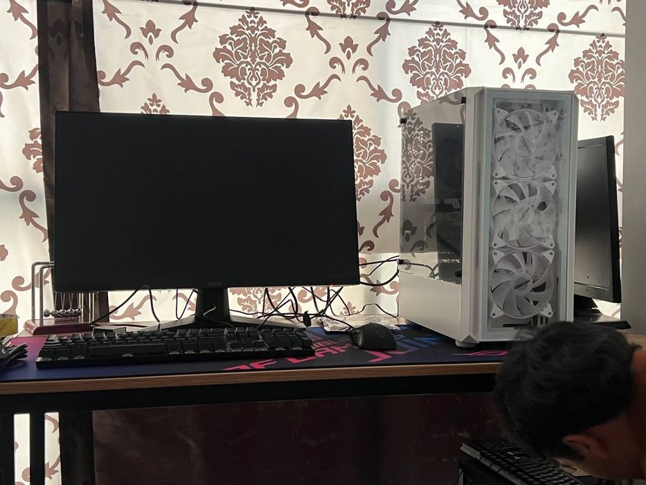Kopyuter
Core I5 12400f 
Gigabyte B760M H ddr4
Cooler White r