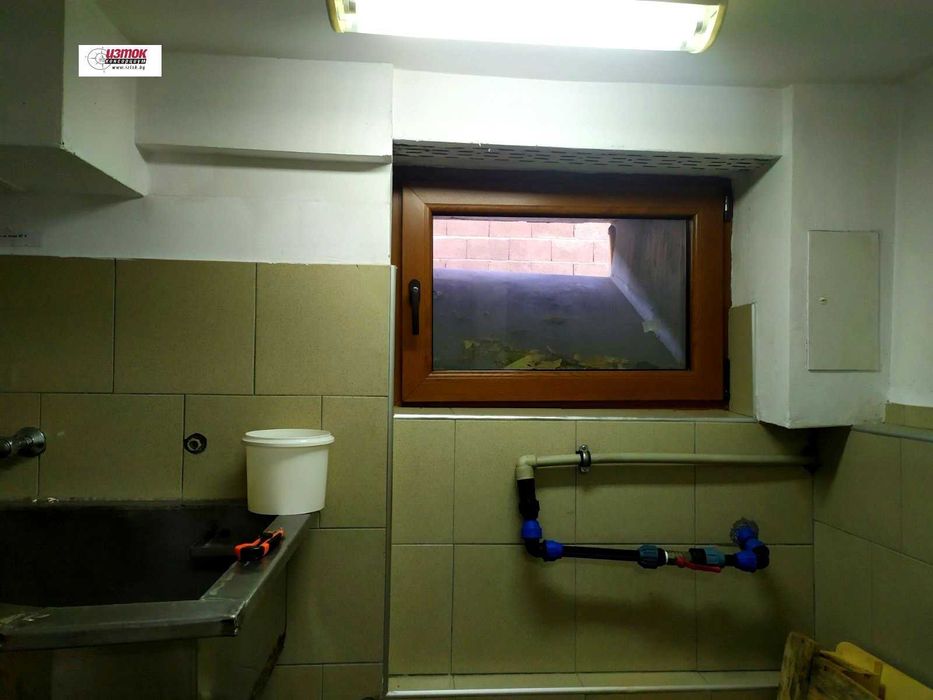 Дава се под наем Промишлена сграда в с. Хаджи Димитър, Област Добрич - 200 кв.м за 765 € - Снимка #10