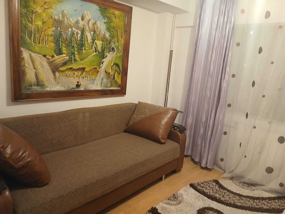 Închiriez apartament cu 2 camere decomandat