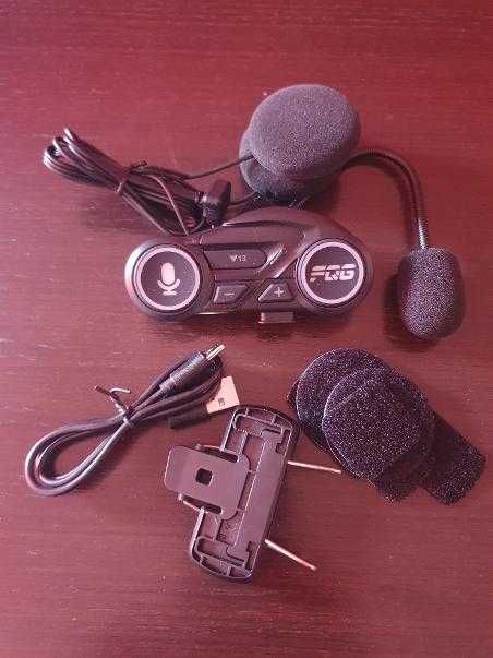 Intercom  Moto handsfree cu Bluetooth si radio fm. 125lei