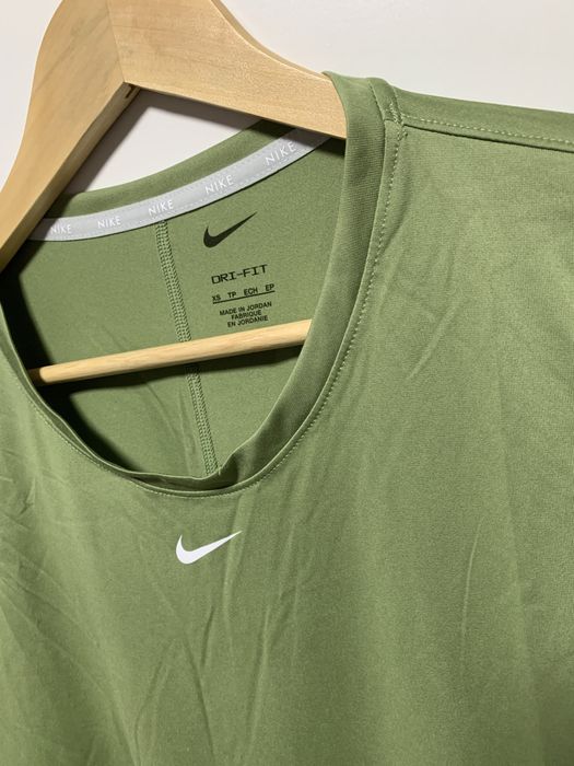 De vanzare bluza nike dri-fit de damă
