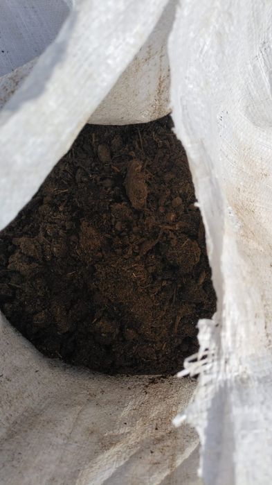 Чернозём и навоз в мешках 50 кг
