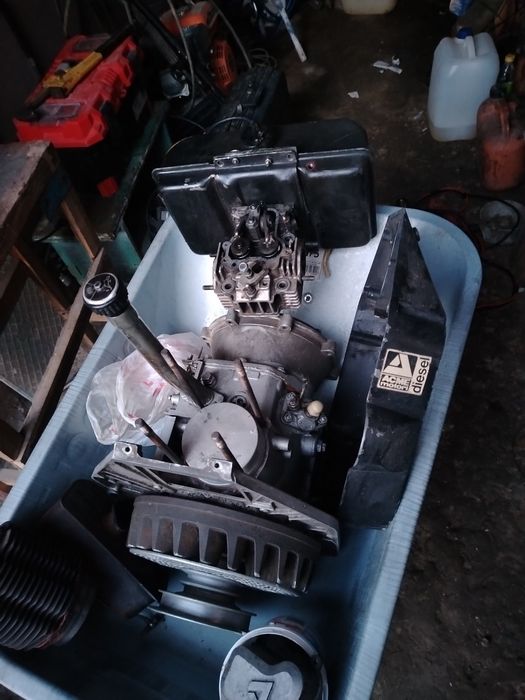 Vand cositoare pe 3 roti