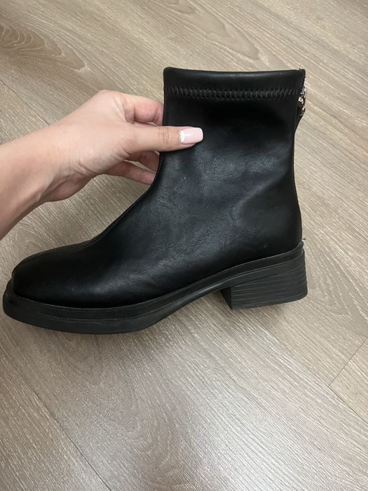 Продам ботинки новые