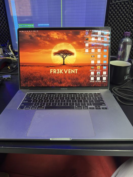 Macbook pro 2019 i9 64gb ram 1tb ssd