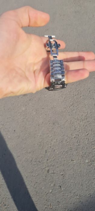 Qol soati qolga yaxshi turadi