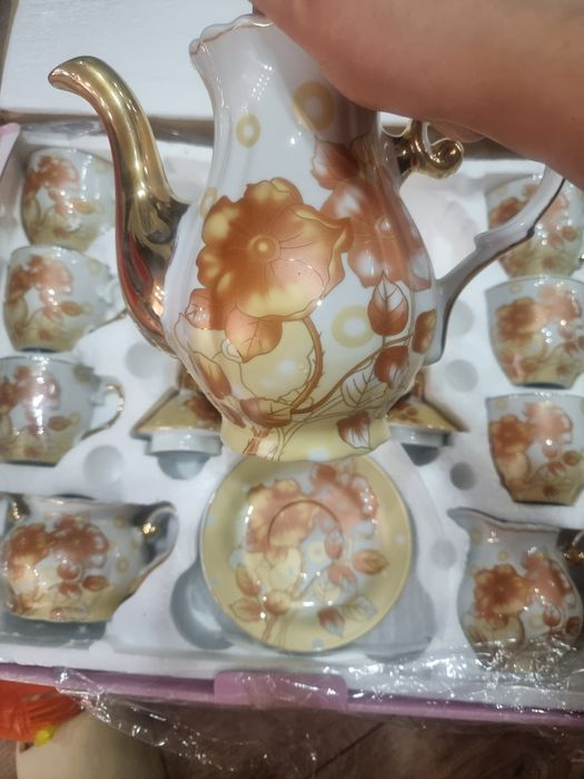 Продаю чайный сервиз