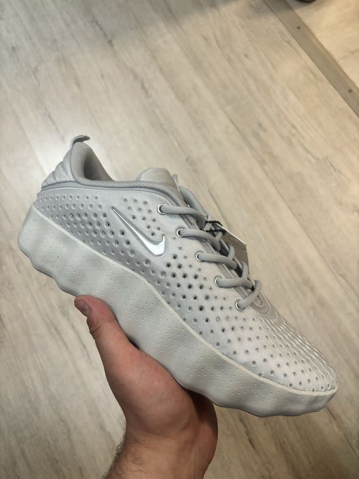 Продам мужские кроссовки