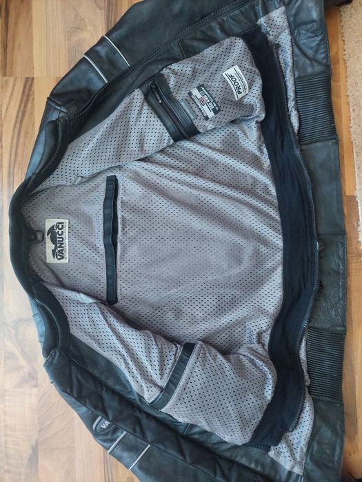 Geaca moto Vanucci,marime 48,piele naturala