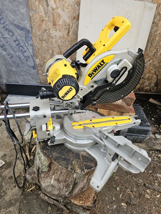 Circular dewalt DWS727