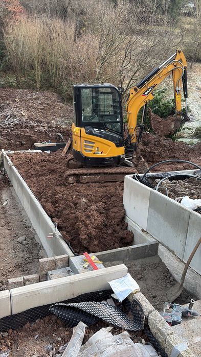 Багер с оператор – изкопни работи Трявна, Габрово, В. Търново