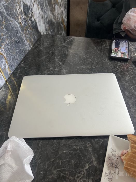 Sotiladi macBook air