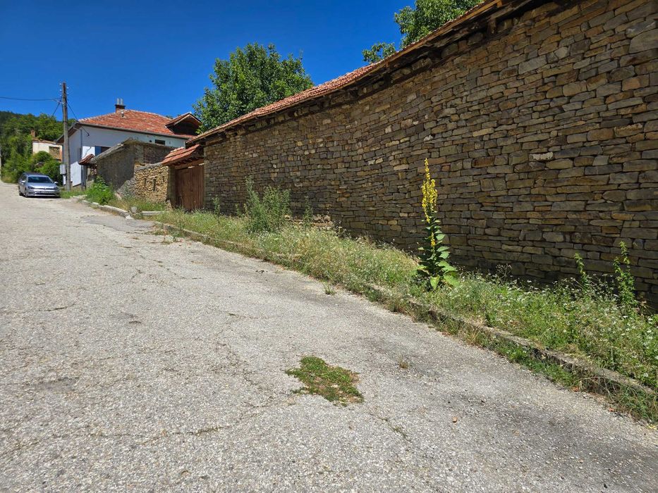 Реновирана къща  с гледка   в с. Гостилица / област Габрово