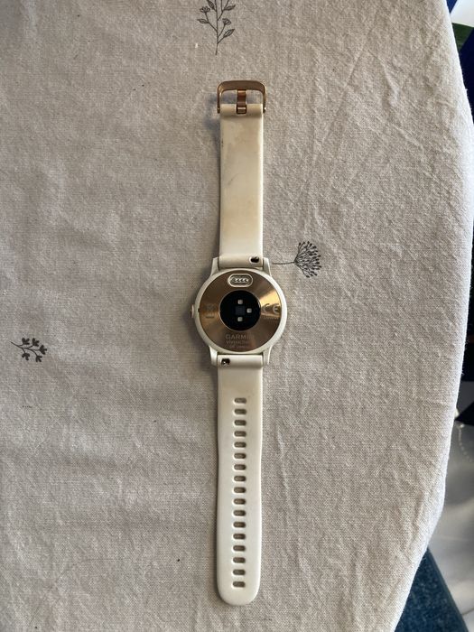 Часовник Garmin Vivoactive 3