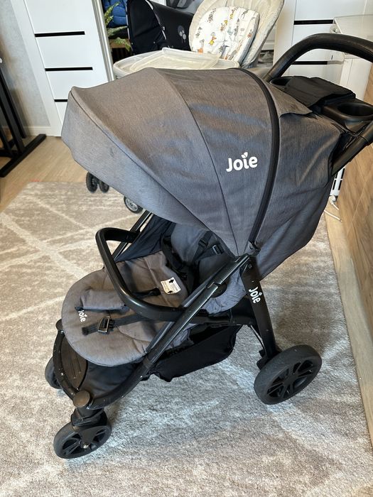 Коляска прогулочная Joie