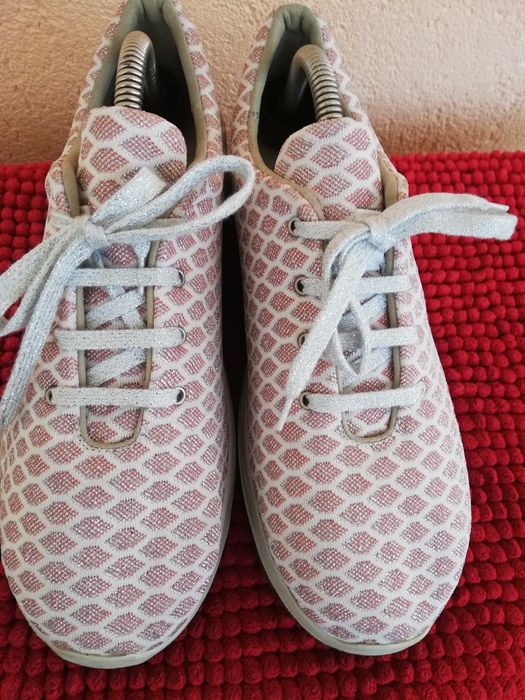 Adidași Varomed nr 42 dama ușori și lati