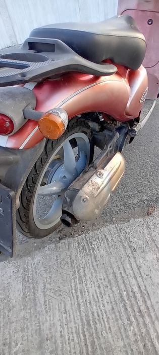 Vând scuter aprilia scarabeo 100cc !