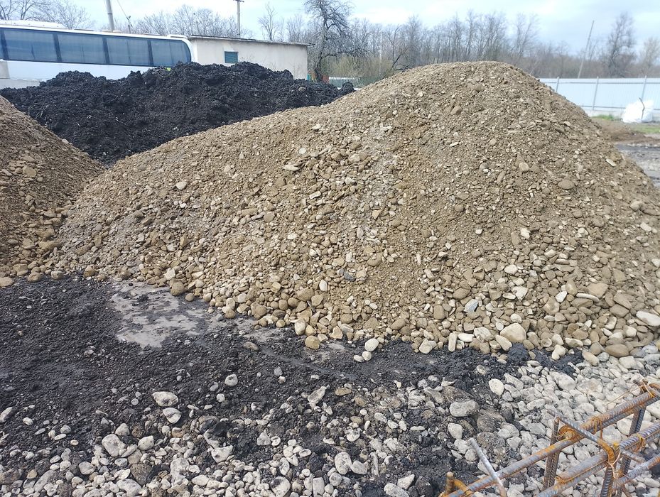 Pământ negru vegetal, Pământ umplutură,pământ galben,pământ negru