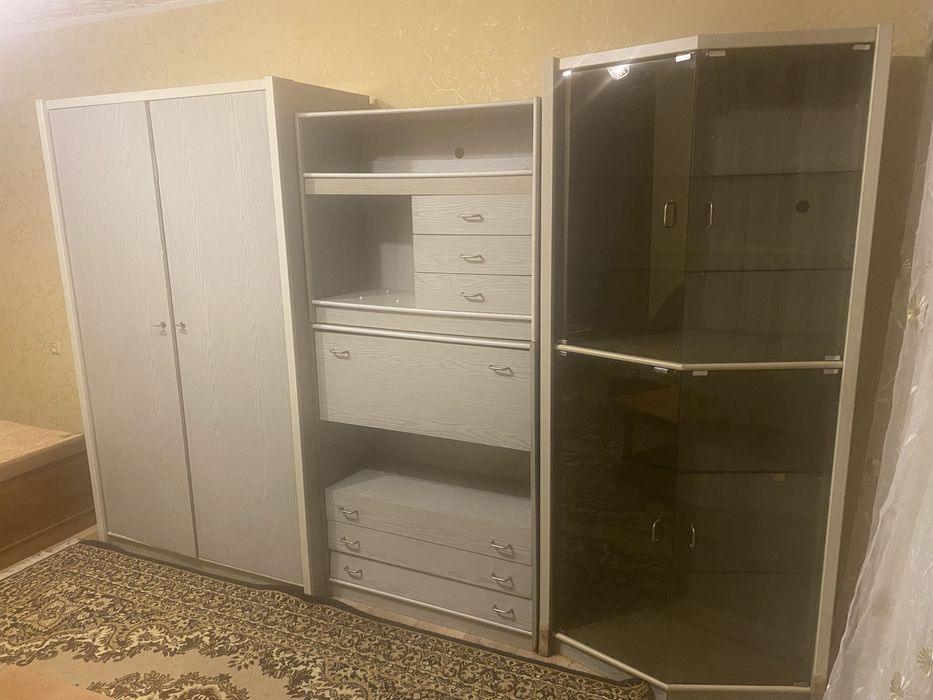 Продам Сервант б/у